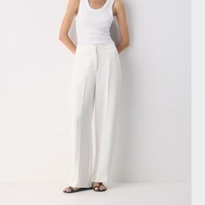 Aritzia Women's Crepette Limitless Pant